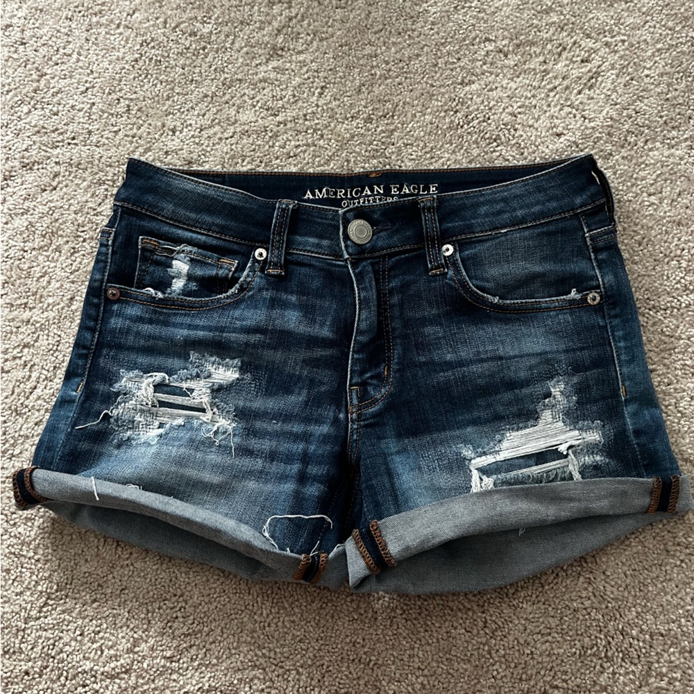 American Eagle Outfitters Blue Distressed Jeans with Vintage Appeal